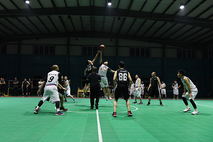 市城投公司篮球队参加“庆七一” 职工篮球邀请赛