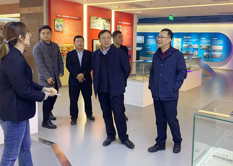 总经理王昱智一行赴中铁一局恳谈投融资工作